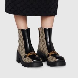 Gucci Supreme Calfskin Interlocking G Lug Sole Boots 5  / 35 Beige Black - NIB
